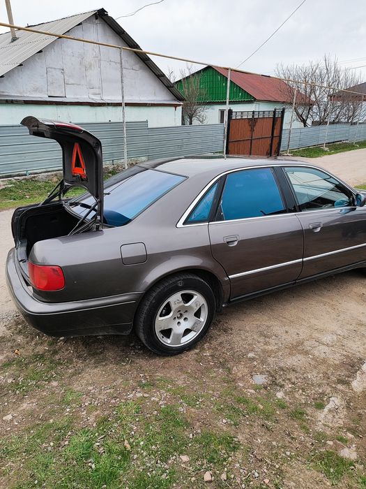 Продам машину Audi D2, A8
