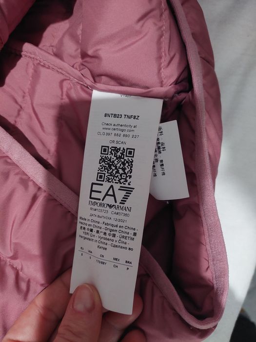 Vând geaca Emporio Armani,EA7,marime S ,roz pudra,nu tommy,nu Ck