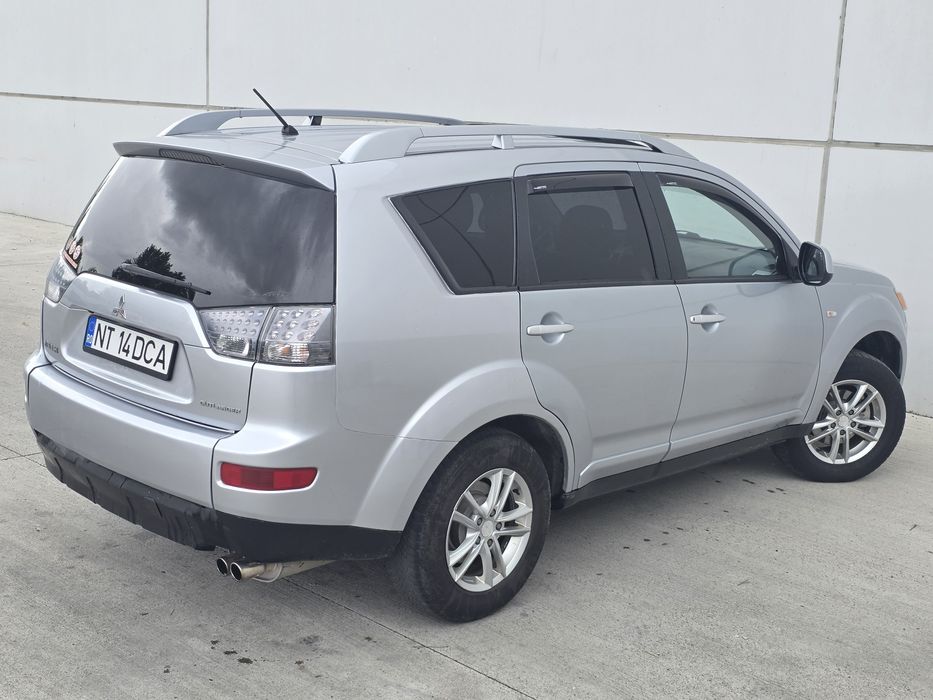Mitsubishi Outlander 7locuri 2009 2.2d 4x4 piele navi Trapa schimb