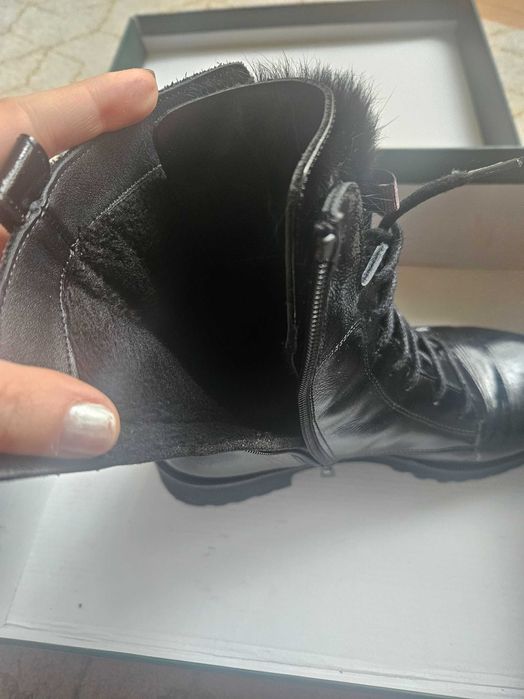 Sara Pen, лачени боти