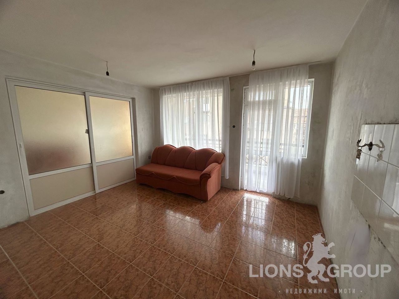 Продава се Многостаен апартамент в Варна, Аспарухово - 108 кв.м за 1602 €/кв.м - Снимка #3
