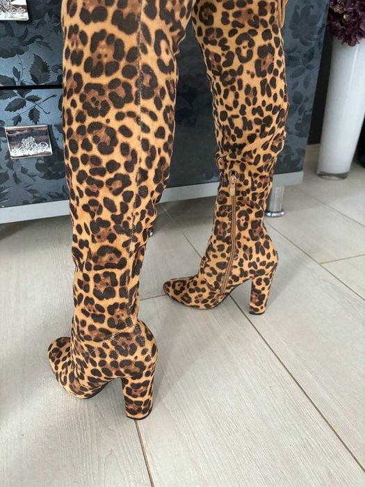 Vând cizme animal print nr. 38