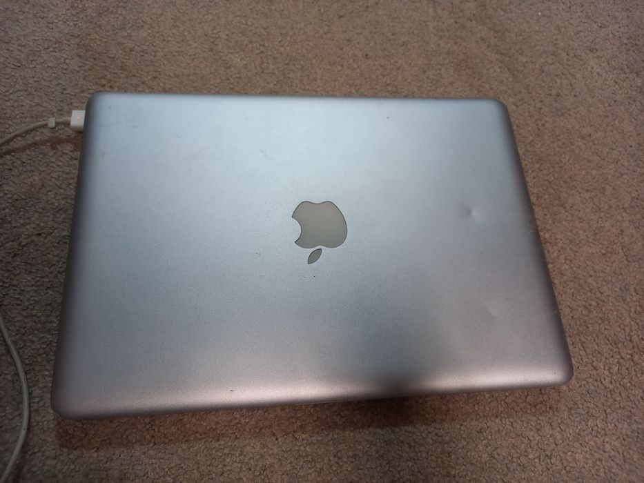 MacBool Pro 13 Mid 2010,core 2 duo și 4gb de ram  baterie 2 ore