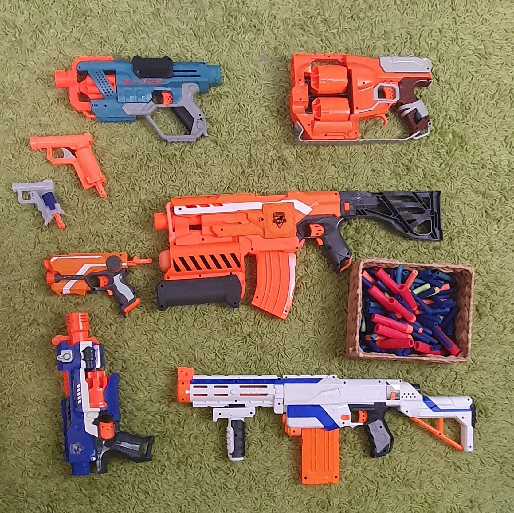 Различни Пистолети Nerf