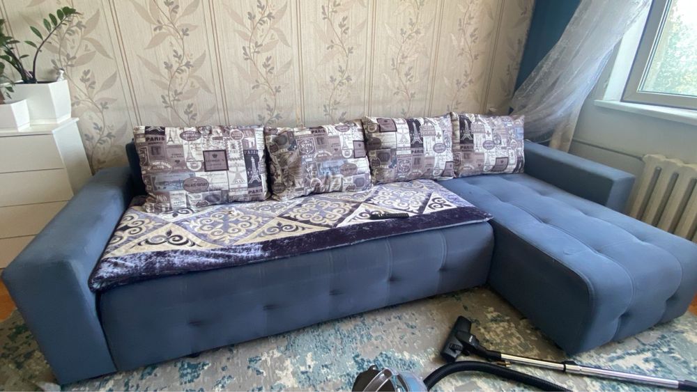 Диван для гостиной
