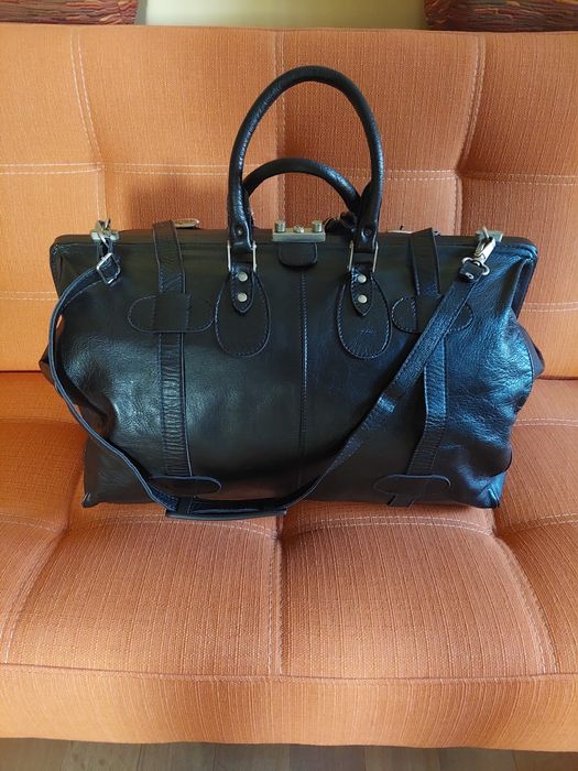 Geanta voiaj piele naturala neagra la doar 599ron !