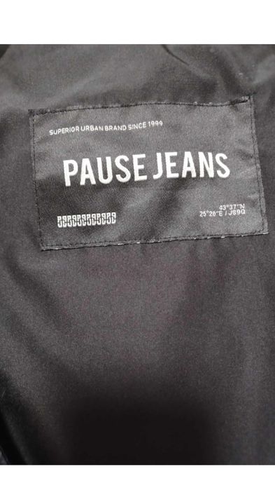 Дамско яке на Pause