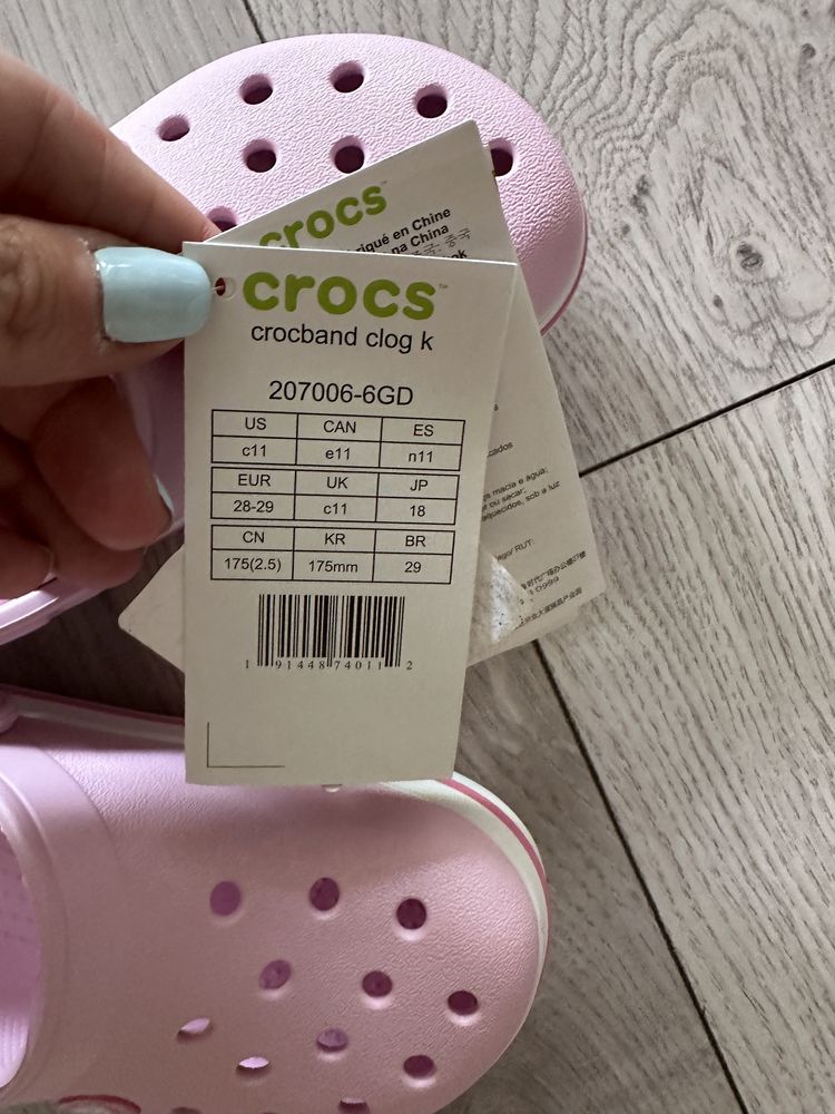 Vand crocs noi C11