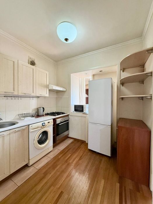 Срочно! Квартира на Ц1-Бибигон 1*2/4/4 общ пл 42м  с обстановкой