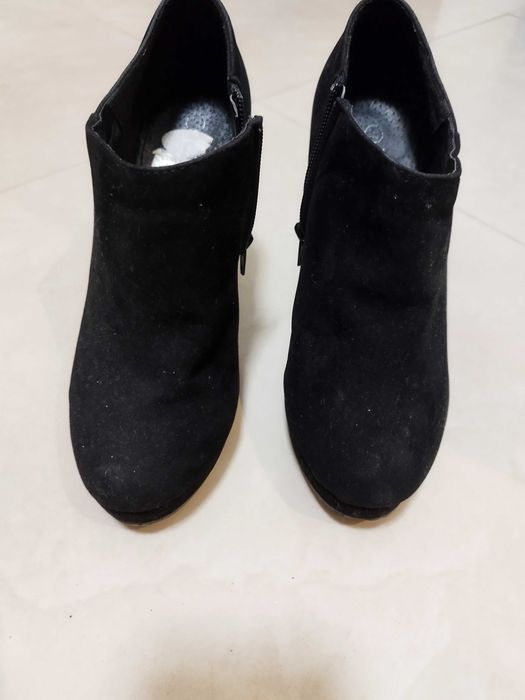 Маратонки и обувки на ток