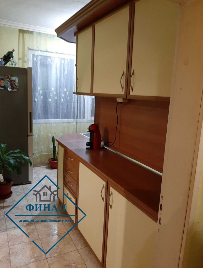 Продава се Тристаен апартамент в Шумен, Болницата - 90 кв.м за 879 €/кв.м - Снимка #2