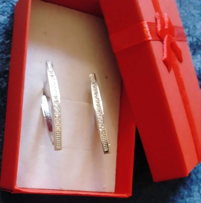 12 различни,нови, сребърни обеци. Различни модели. 25/60 лв.,в кутия