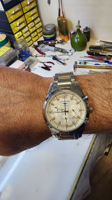 Продам японские кварцевые часы обслуженные мастером с гарантией.