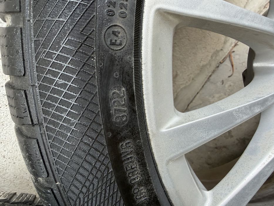 Зимни гуми Continental 245/45/18 дот 37/22