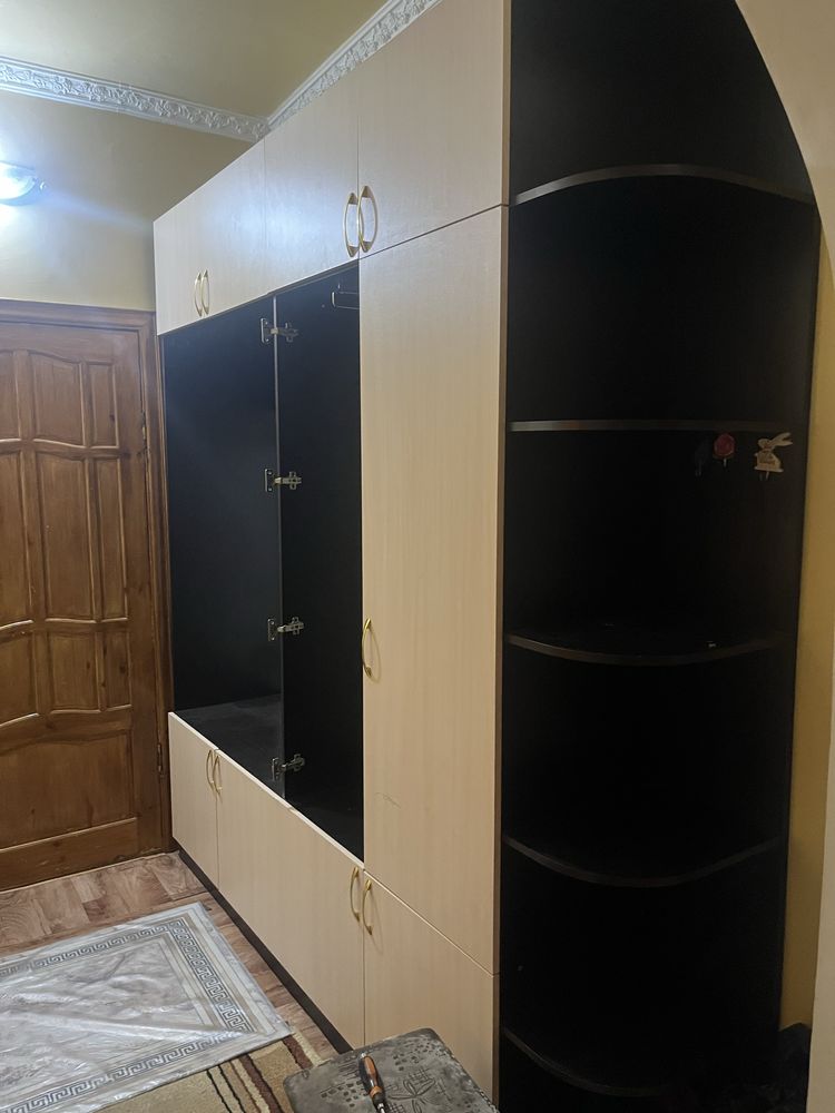 Продам прихожую мебель