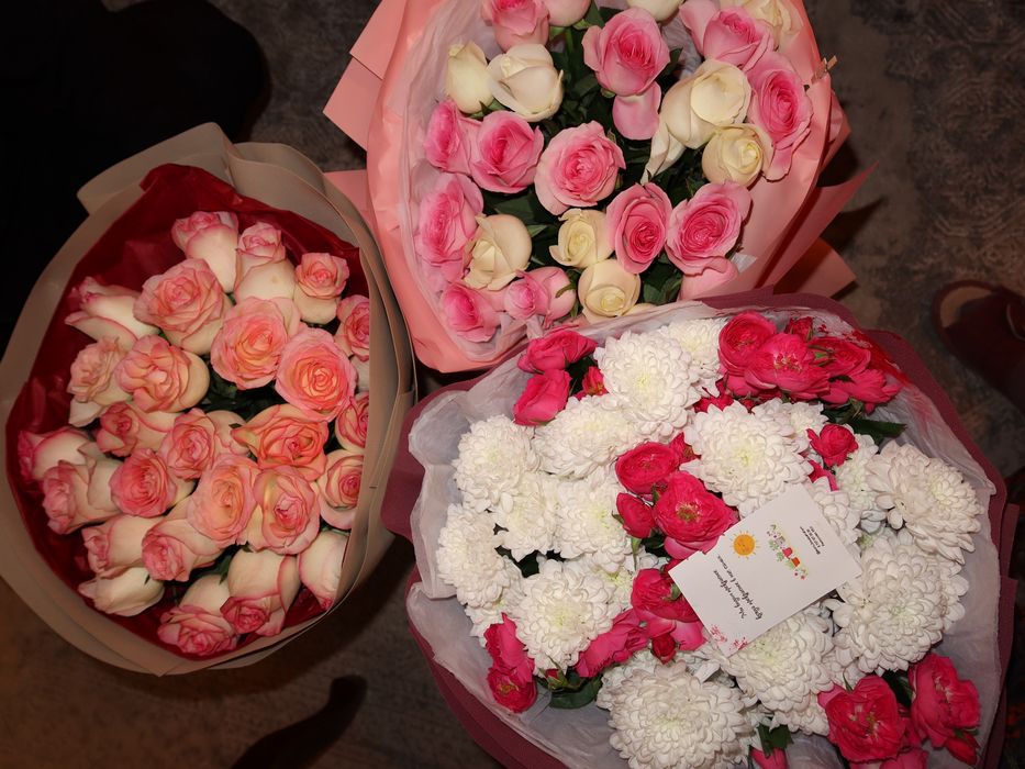 Цветы город Туркестан свежие