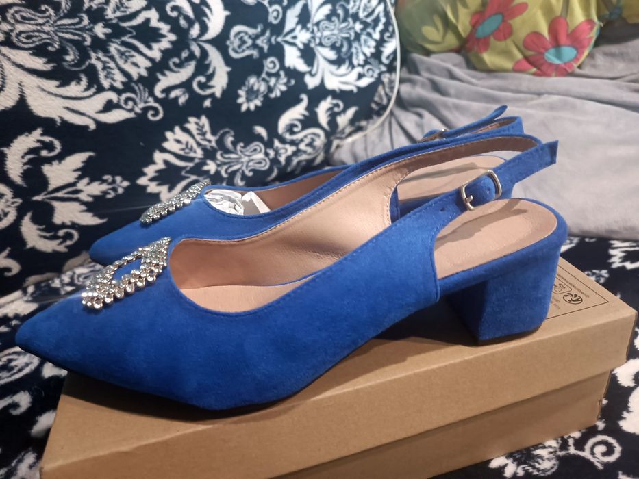 Pantofi Shein noi