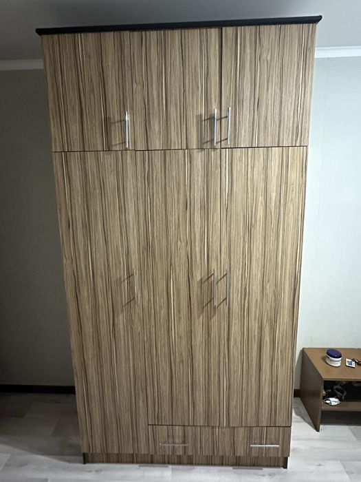 Продаю шкаф трехдверный
