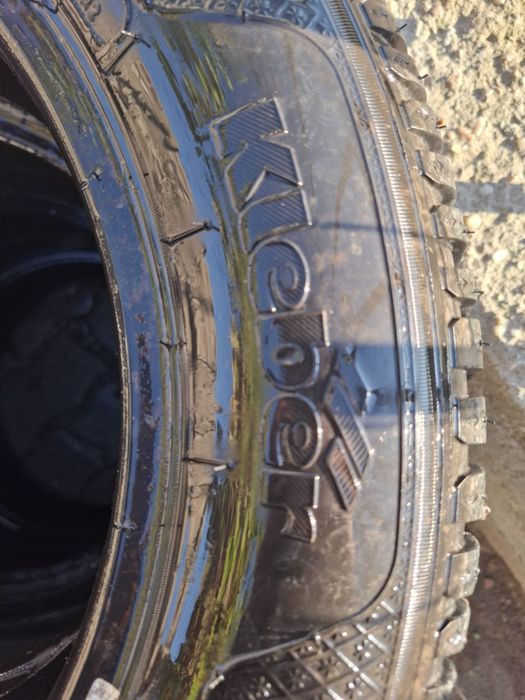 De vânzare: 4 anvelope de iarnă aproape noi – Kleber Krisalp HP3 18