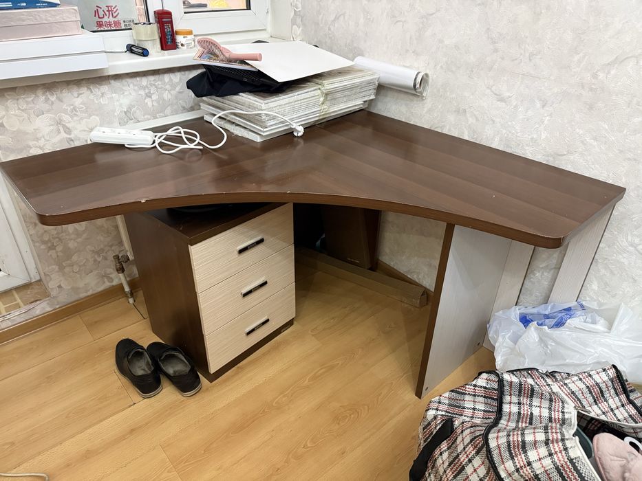 Стол компьютерный продаю