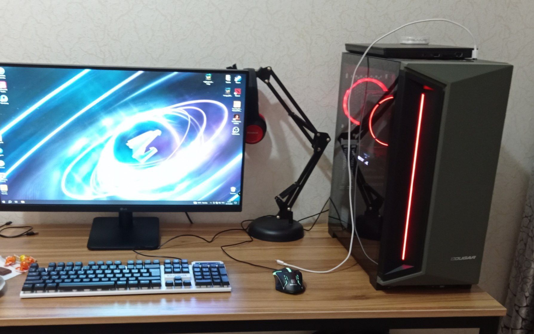 Kompyuter PC sotiladi