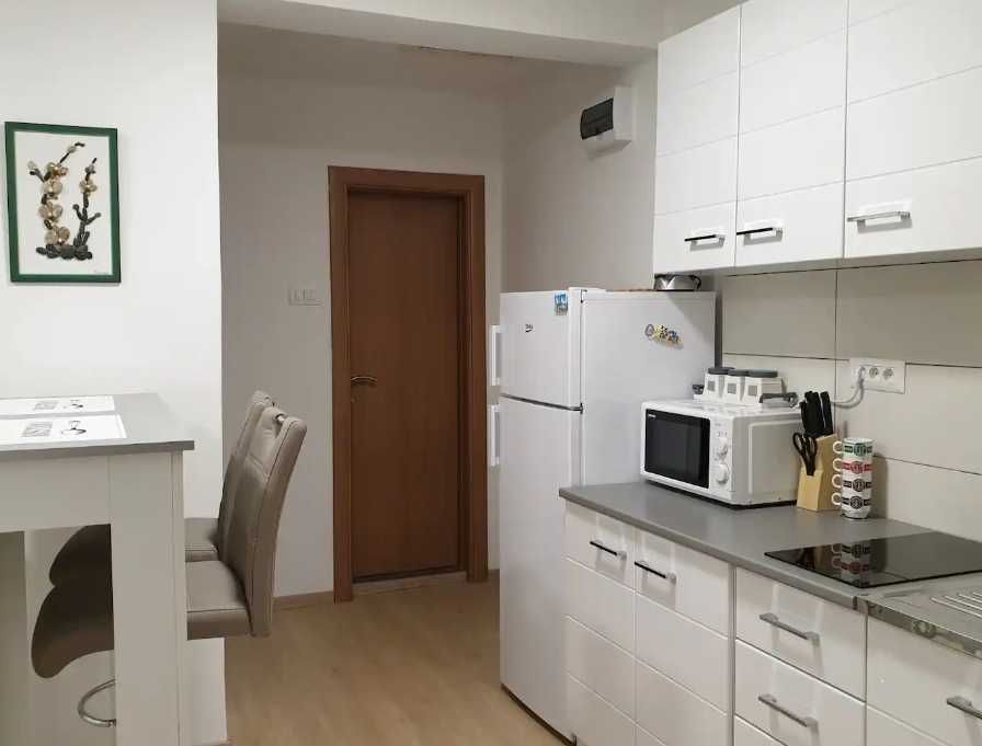 Дава се под наем Тристаен апартамент в Пловдив, Беломорски - 101 кв.м за 300 € - Снимка #2