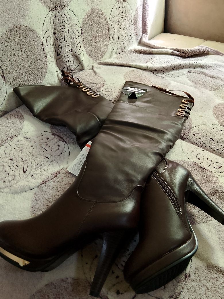 Продам сапоги женские