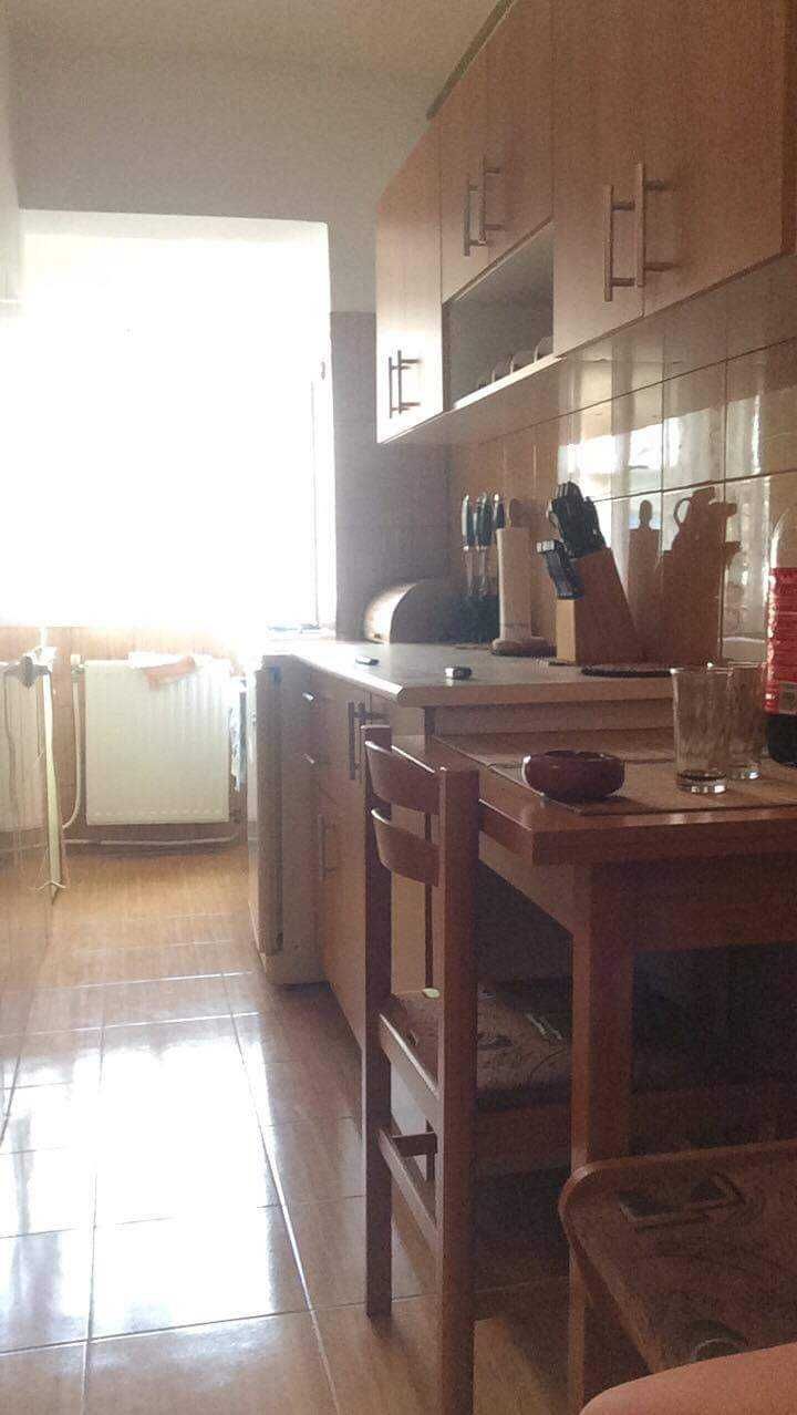 Vand/Schimb apartament cu camere semidecomandat ,micro 4