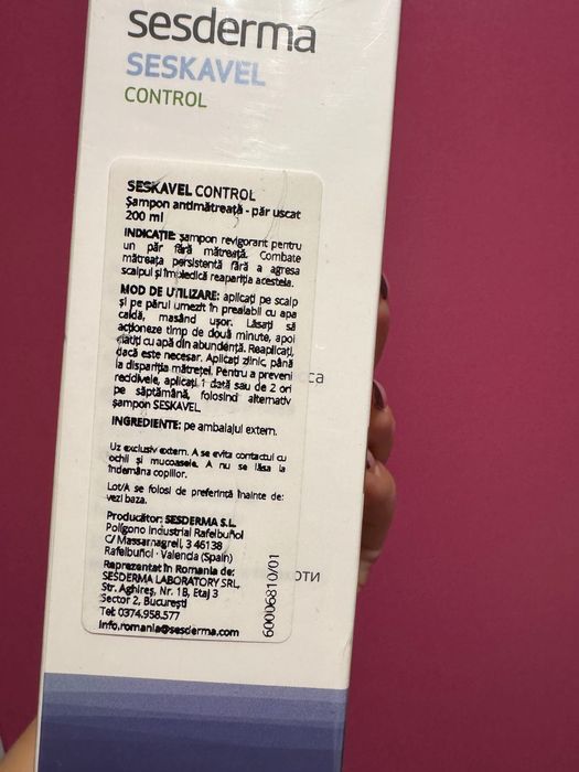 Șampon antimătreață-păr uscat, Seskavel control, Sesderma