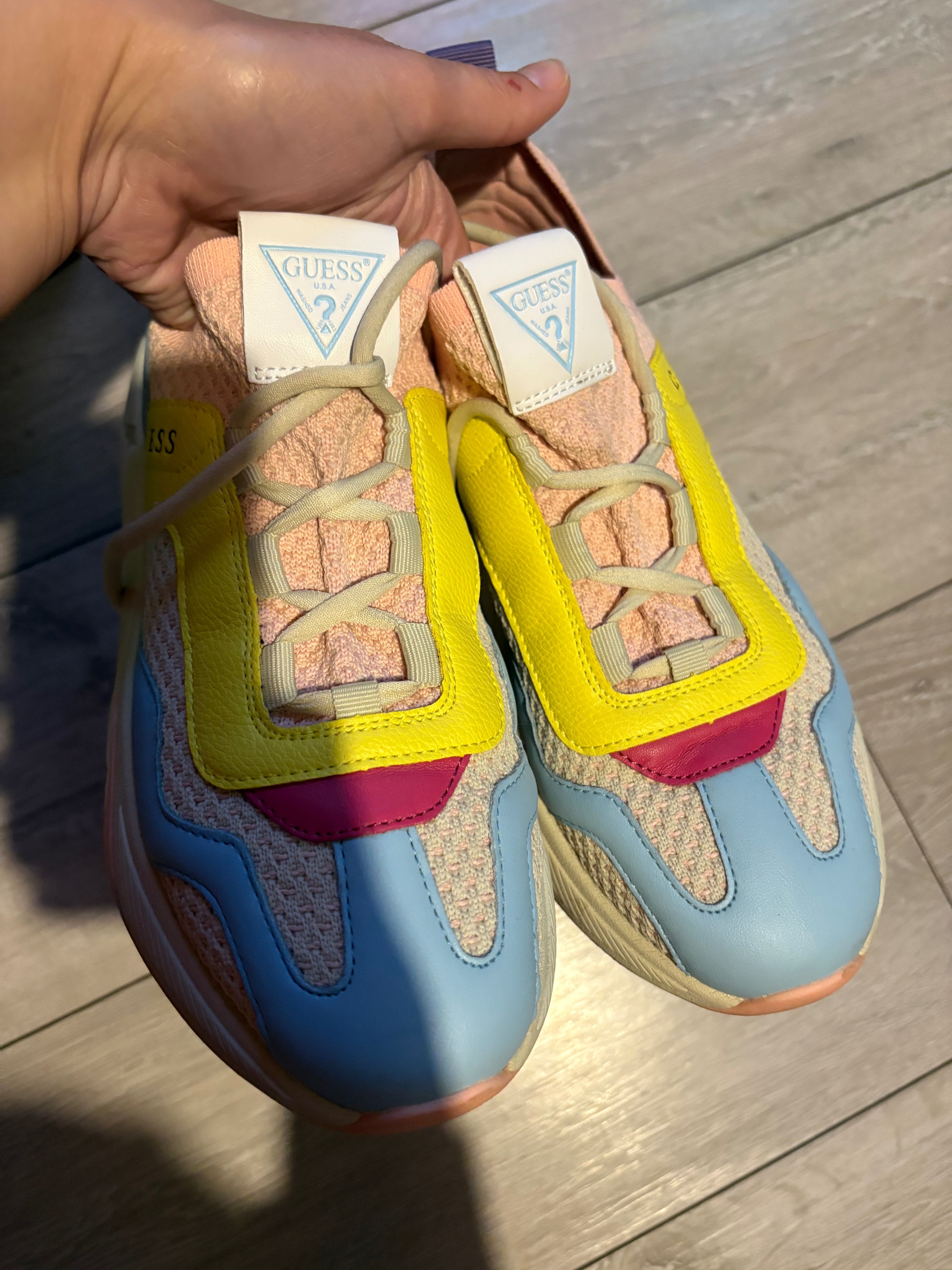 Маратонки Guess, 40 номер