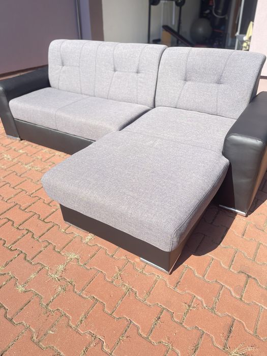 Vand coltar extensibil cu perne decorative