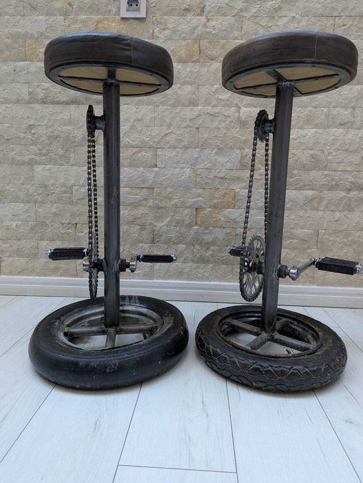 Два бар стола от рециклирани части на велосипеди - винтидж стил