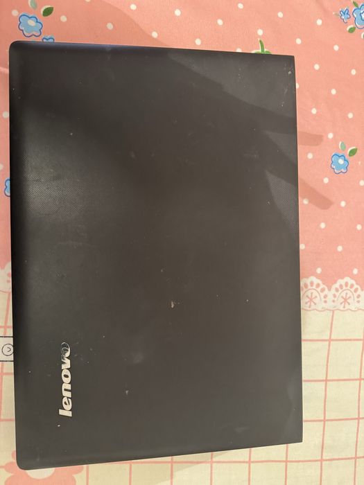 Lenova ноутбук в хорошем состояние
