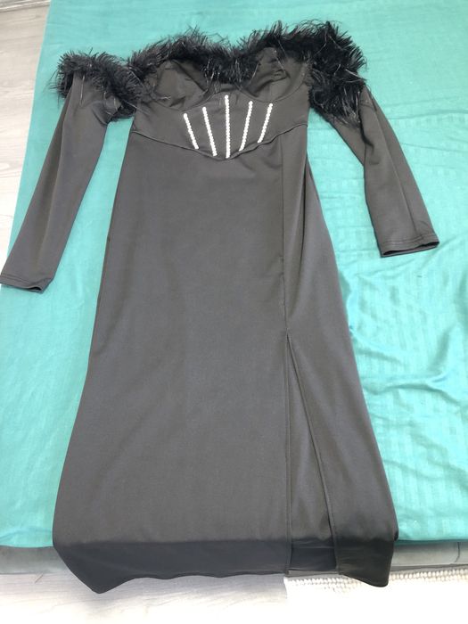 Vand rochii de ocazie