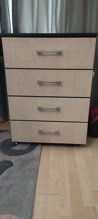 Скрин+2нощни шкафчета 200лв.