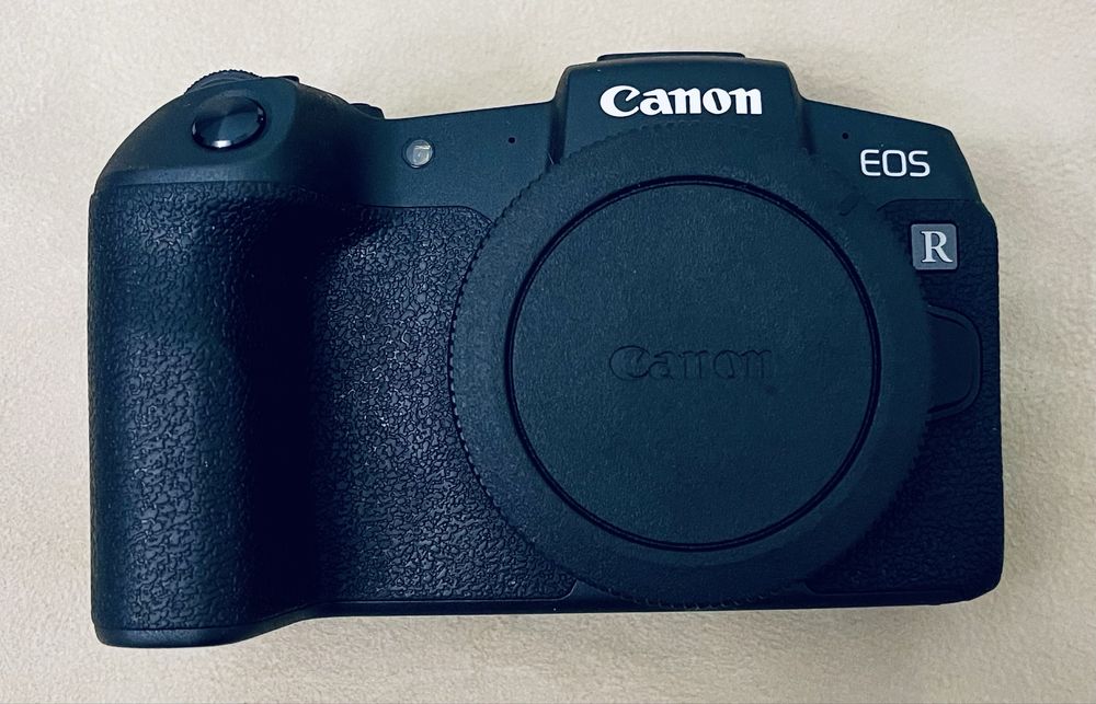 Aparat foto Canon RP