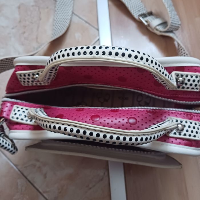 Продавам дамска чанта Doca