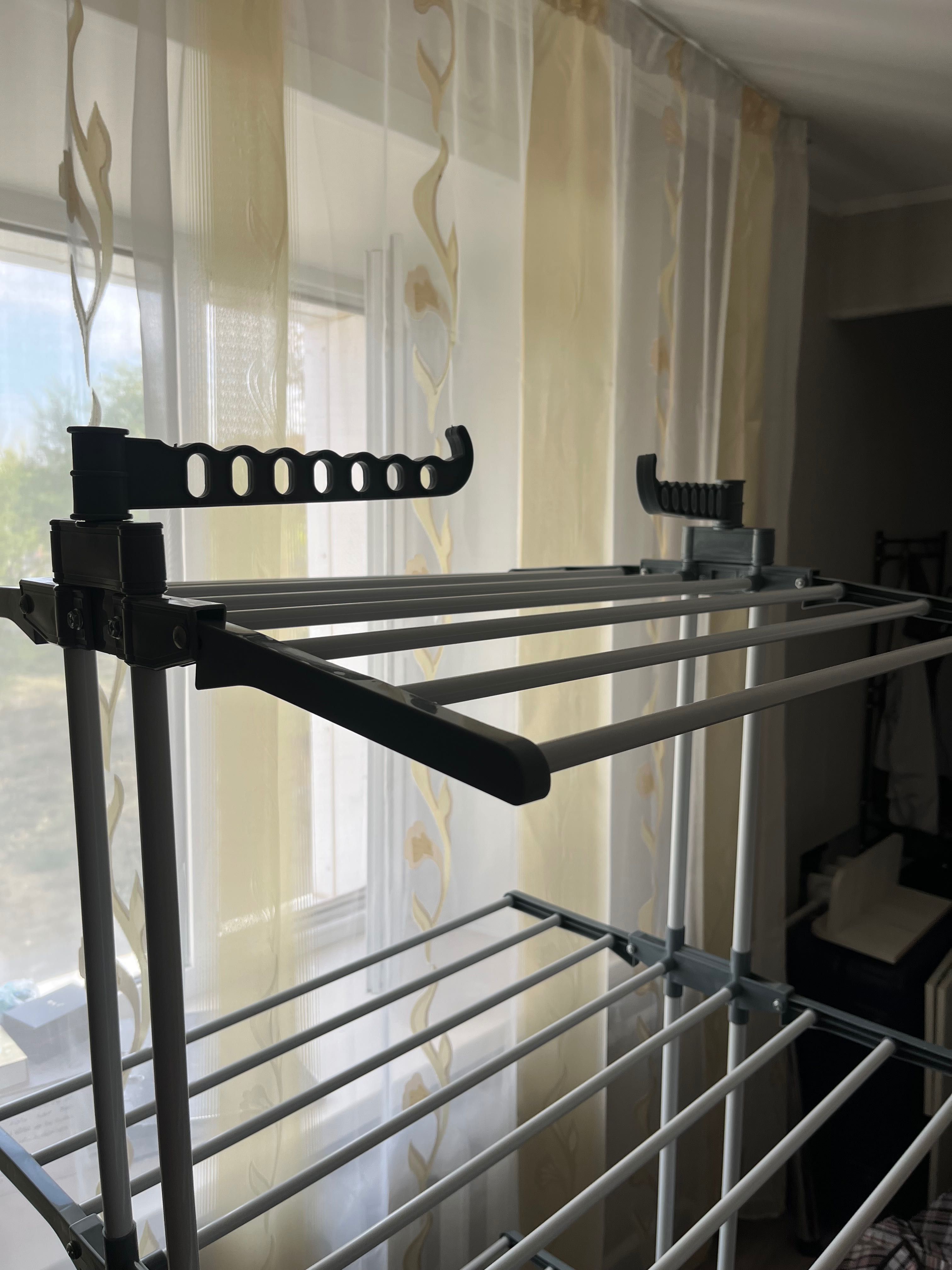 Продам вертикальную сушилку для белья HELEX Home