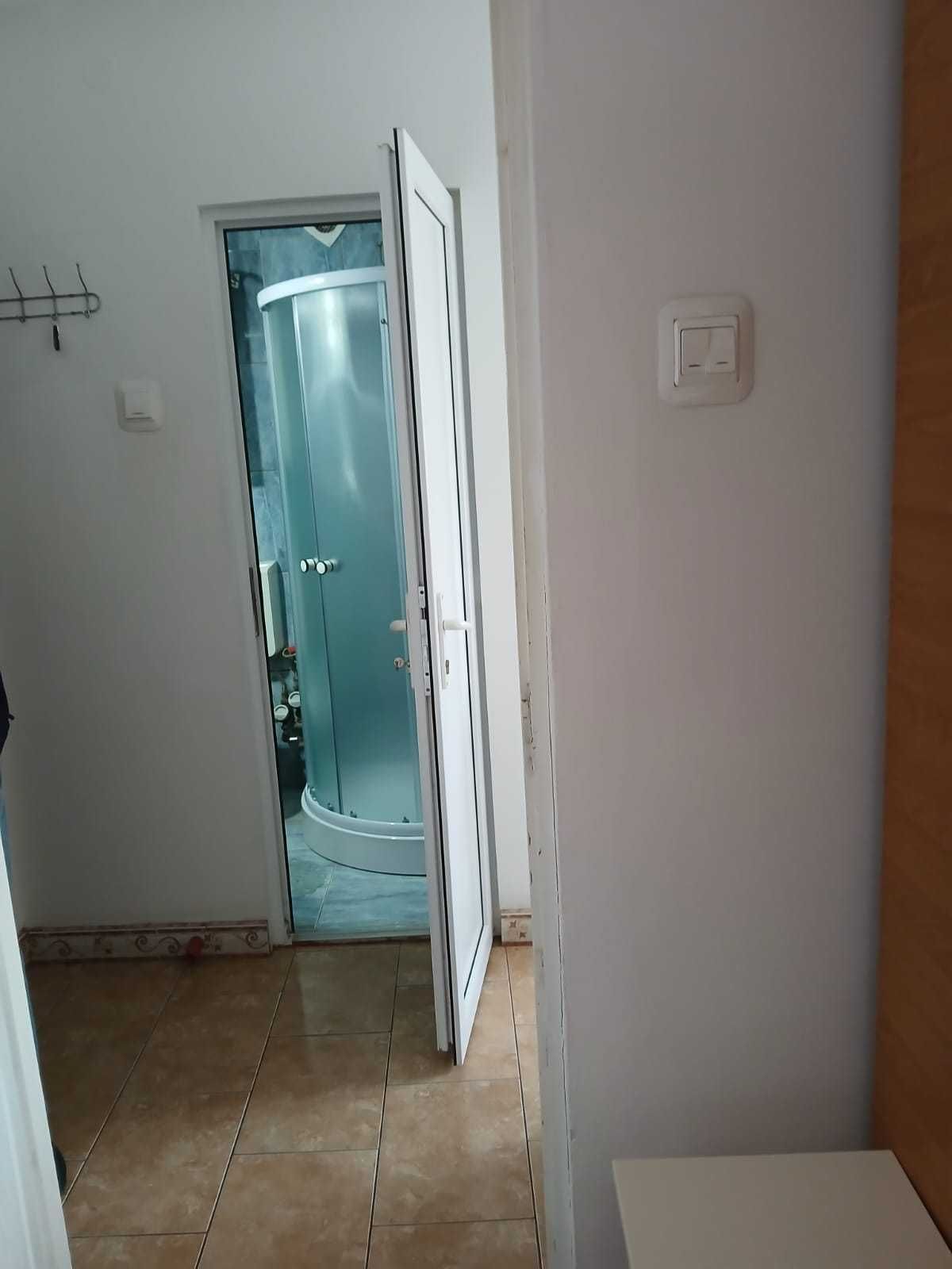 Închiriez apartament 1 cameră zona gării, Arad