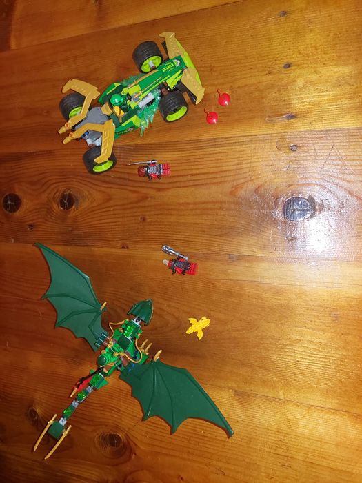 Lego Ninjago 2 seturi - Masina lui Lloyd 71828 si Dragonul 71829