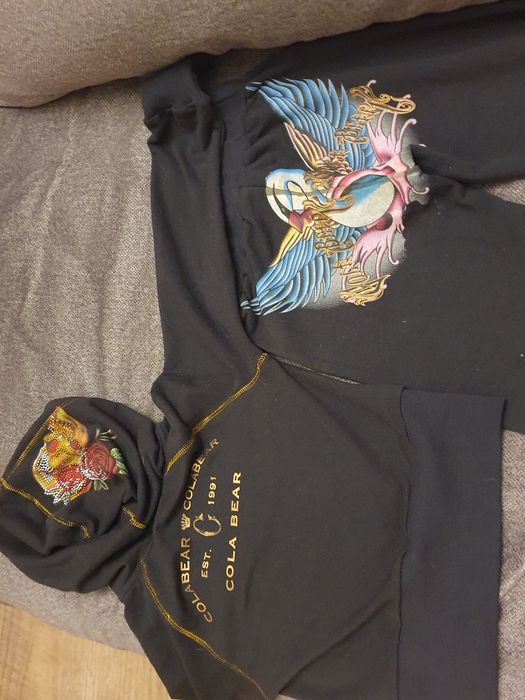 Продаются качественные вещи. Одевала пару раз.