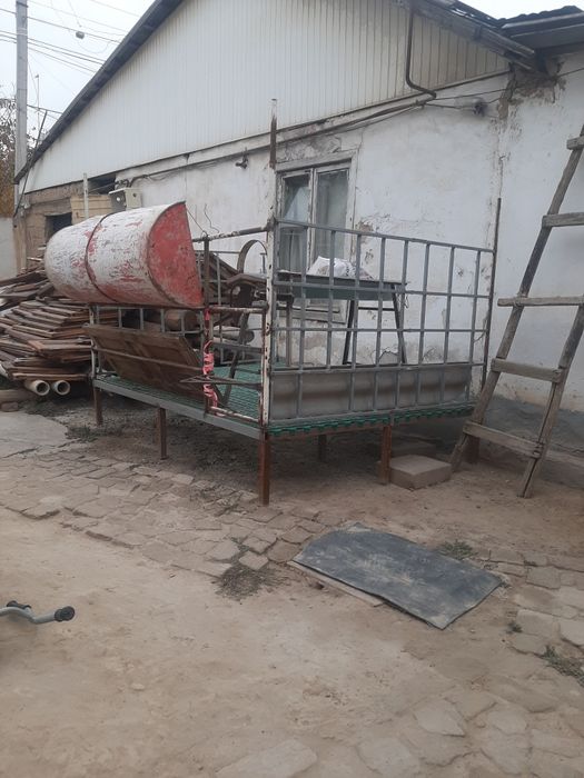 Qoyhona sotiladi 2.5 milyon