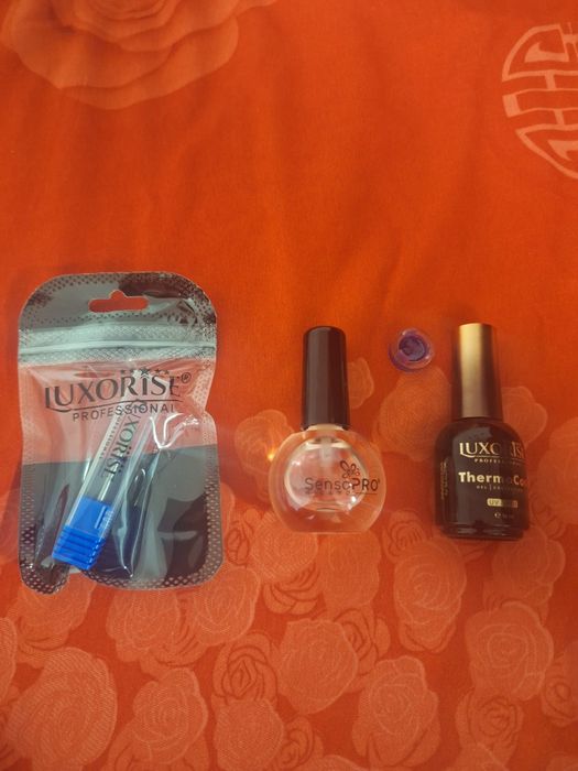 Cosmetice luxorise , oja semipermanenta 10 ml, ulei cuticule 15 ml,