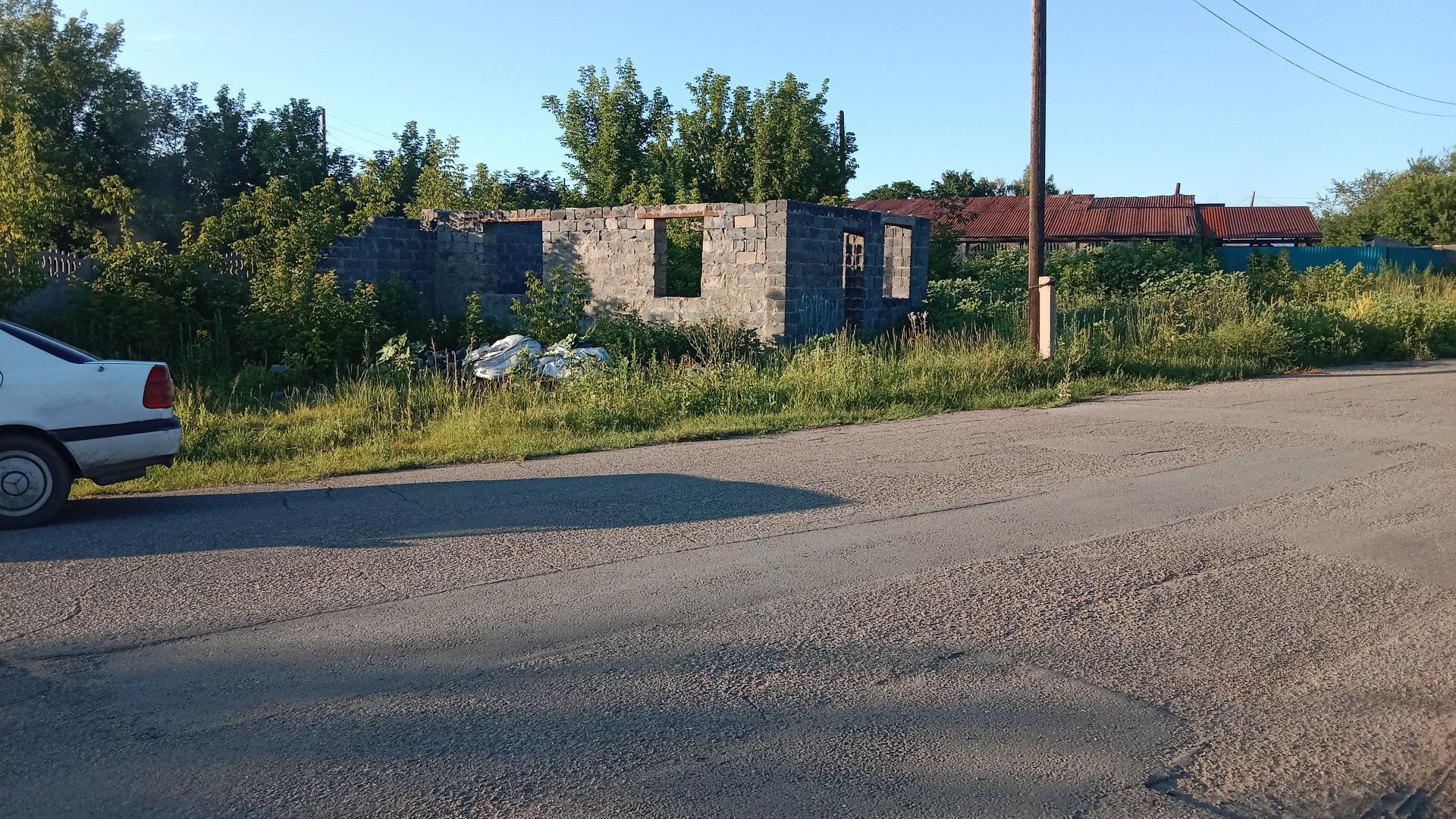 Продам дом часный недостроенный