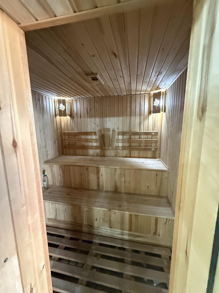 Своя командировочный , семья
