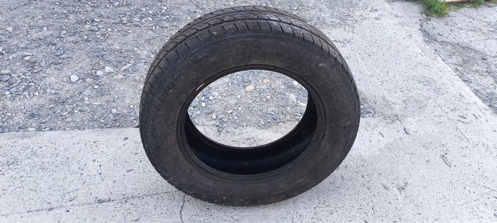 Қысқы дөңгелек 225/60 R15 жақсы күйде.