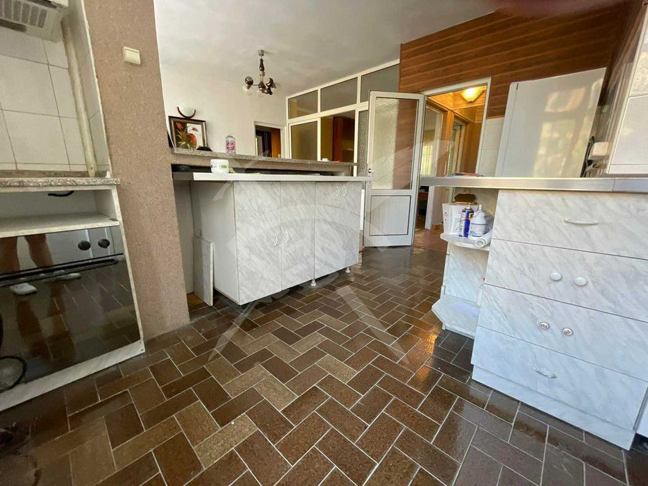 Продава се Четиристаен апартамент в Пловдив, Кючук Париж - 93 кв.м за 2259 €/кв.м - Снимка #9