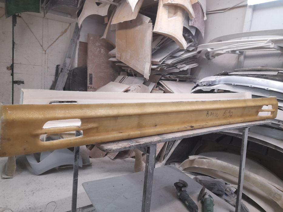 Bara spoiler praguri matrite Bmw e90 e91 nonfacelift