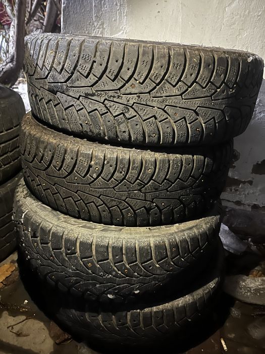 Резина зимняя шипованная БУ