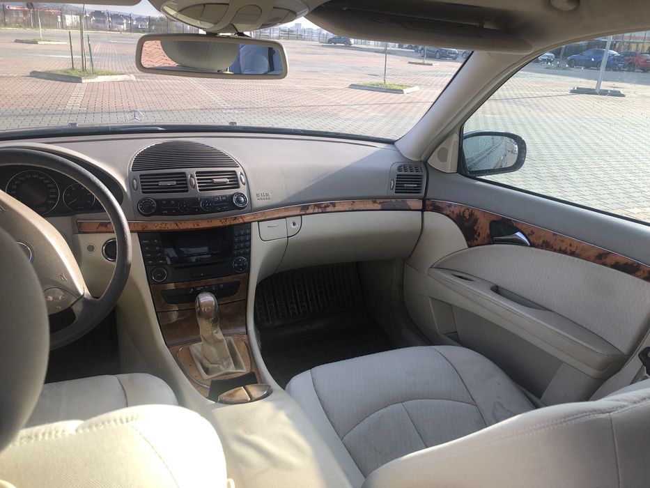 Proprietar vând Mercedes E220 Elegance 2.2 CDi 150CP 2004 Jante 18